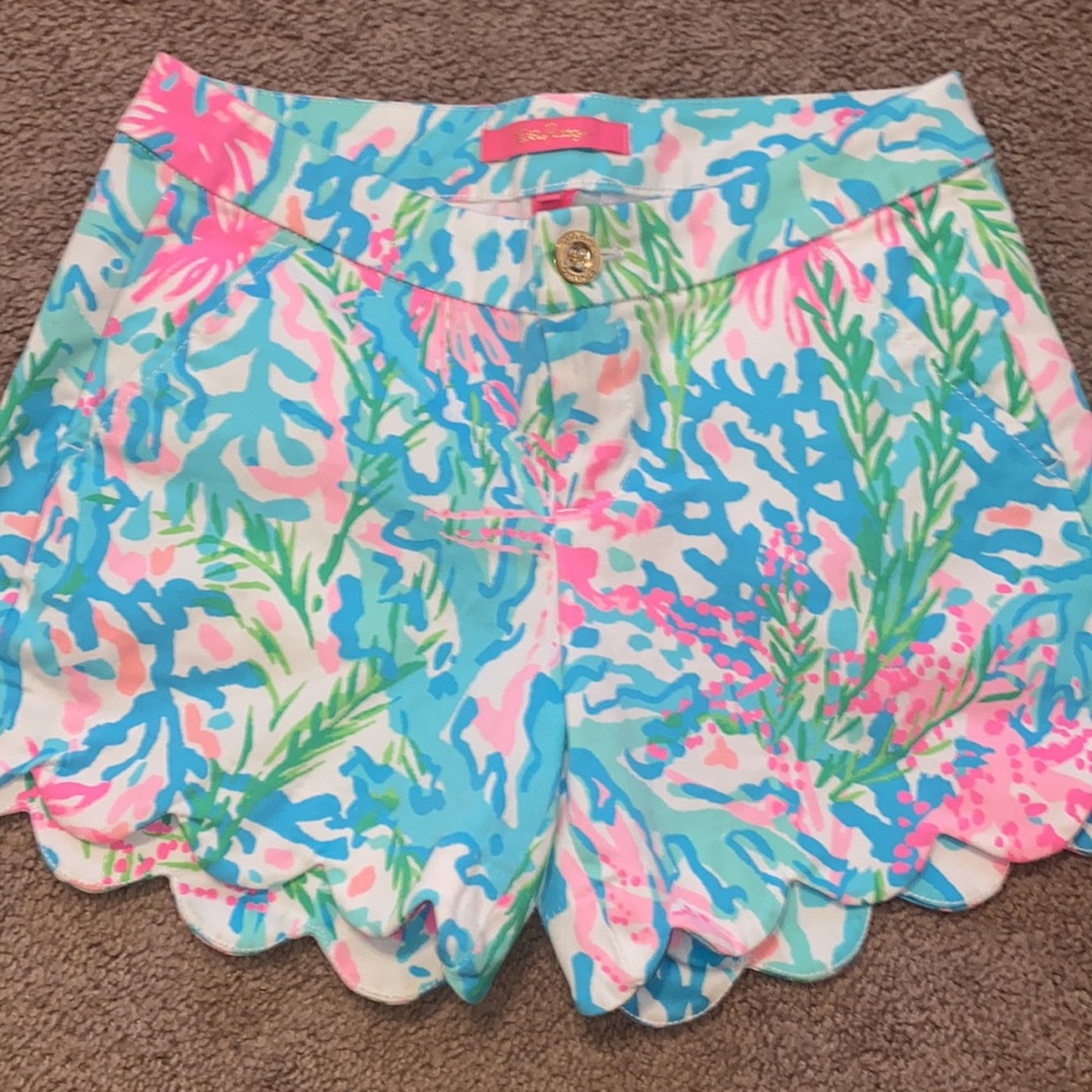 Lilly Pulitzer scalloped shorts